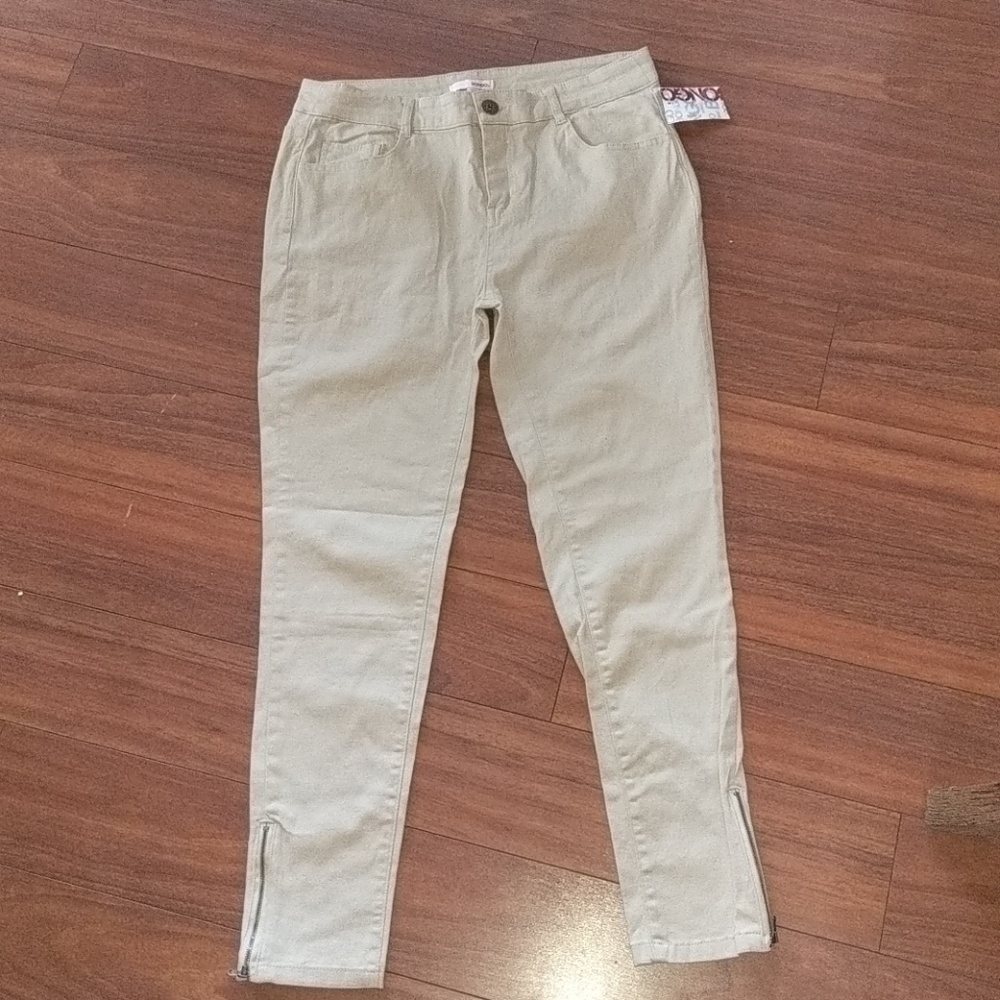 Super Soft Ankle Length Twill Pants NWT